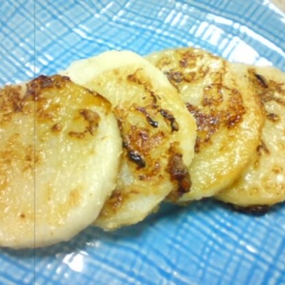 焼き目がうまくつきませんでしたが、シンプルなサクサクのおつまみになりました。長芋の美味しさ新発見です（｀・ω・´）゛